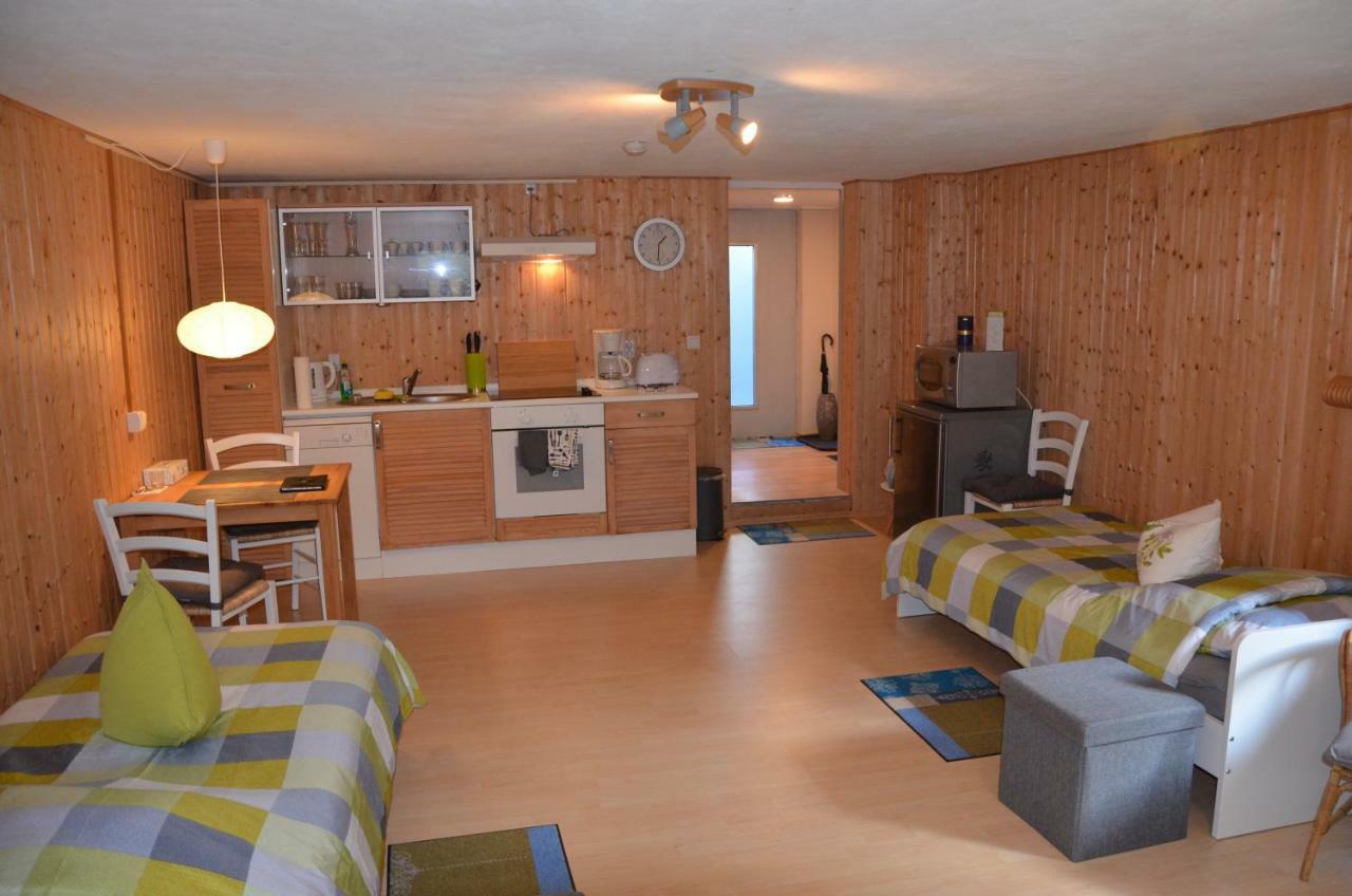 Souterrainappartement บีเลอเฟล์ด ภายนอก รูปภาพ